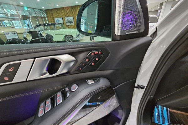 2024 BMW X7 с пробегом 9 033 км