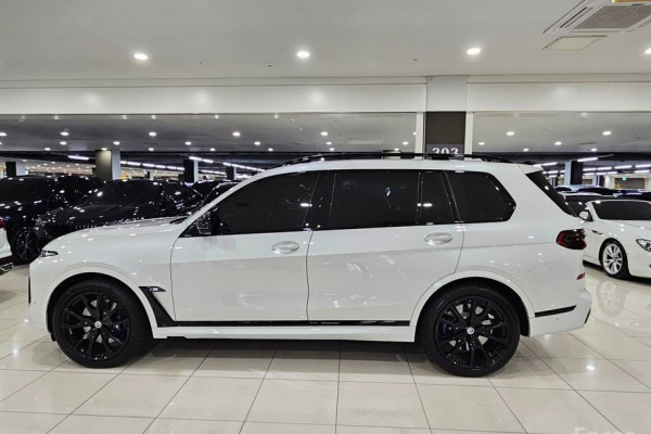2024 BMW X7 с пробегом 9 033 км