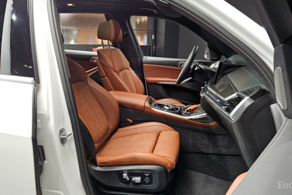 2025 BMW X7 с пробегом 3 614 км