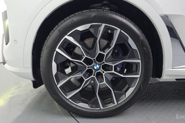 2025 BMW X7 с пробегом 7 010 км