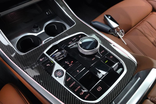 2025 BMW X7 с пробегом 7 010 км