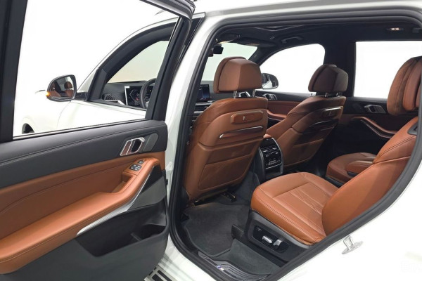 2025 BMW X7 с пробегом 7 010 км
