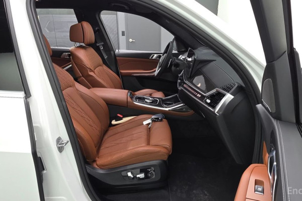 2025 BMW X7 с пробегом 7 010 км