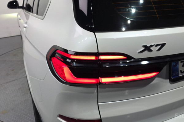 2025 BMW X7 с пробегом 7 010 км