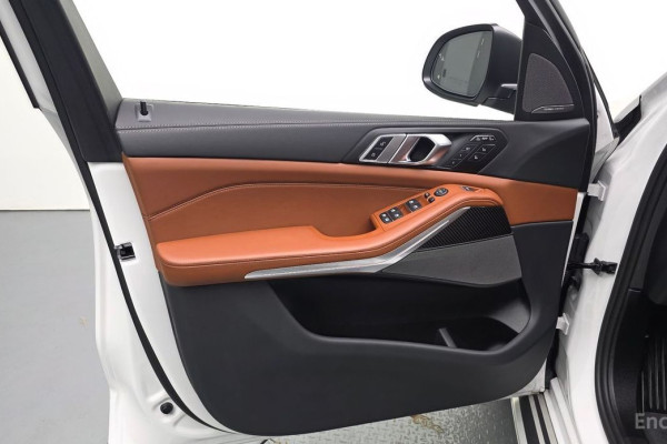 2025 BMW X7 с пробегом 7 010 км