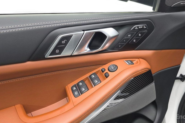 2025 BMW X7 с пробегом 7 010 км