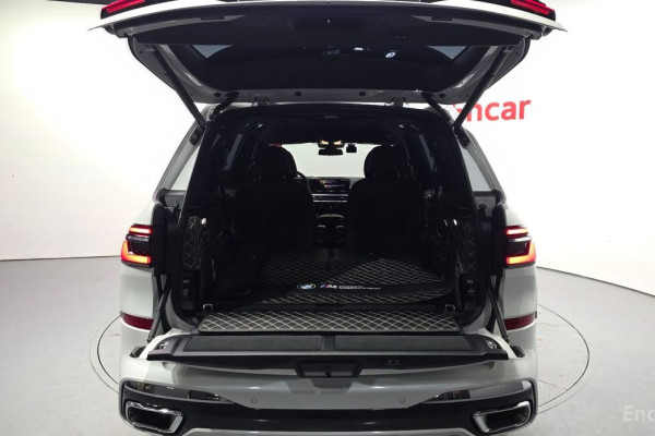 2025 BMW X7 с пробегом 7 010 км