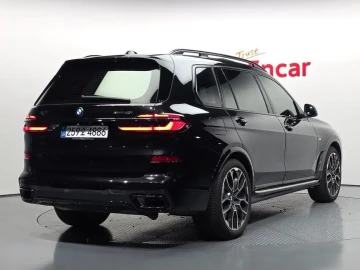 2025 BMW X7 с пробегом 11 951 км