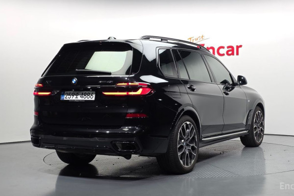 2025 BMW X7 с пробегом 11 951 км
