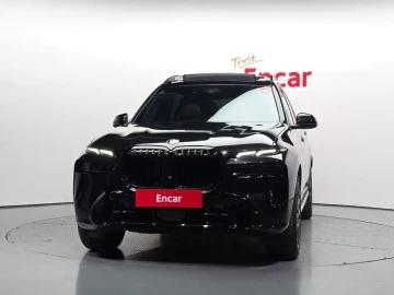 2025 BMW X7 с пробегом 11 951 км