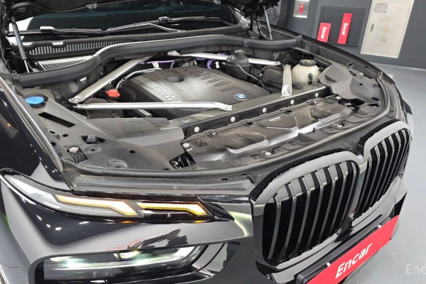 2025 BMW X7 с пробегом 11 951 км