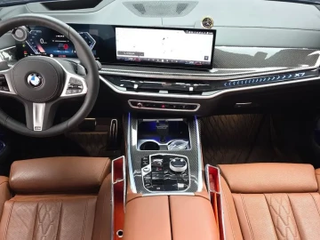 2025 BMW X7 с пробегом 11 951 км