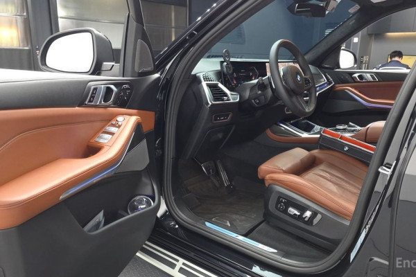 2025 BMW X7 с пробегом 11 951 км