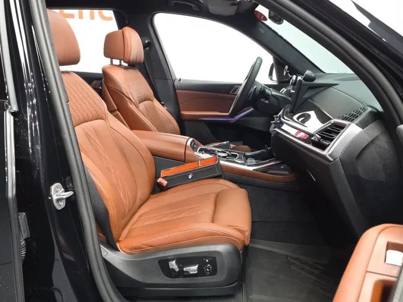 2025 BMW X7 с пробегом 11 951 км