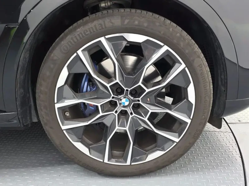 2025 BMW X7 с пробегом 11 951 км