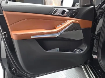 2025 BMW X7 с пробегом 11 951 км
