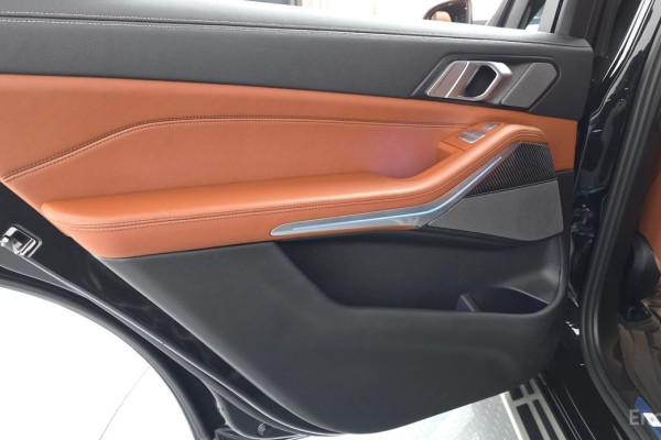 2025 BMW X7 с пробегом 11 951 км