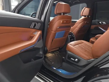 2025 BMW X7 с пробегом 11 951 км