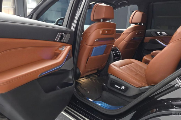 2025 BMW X7 с пробегом 11 951 км