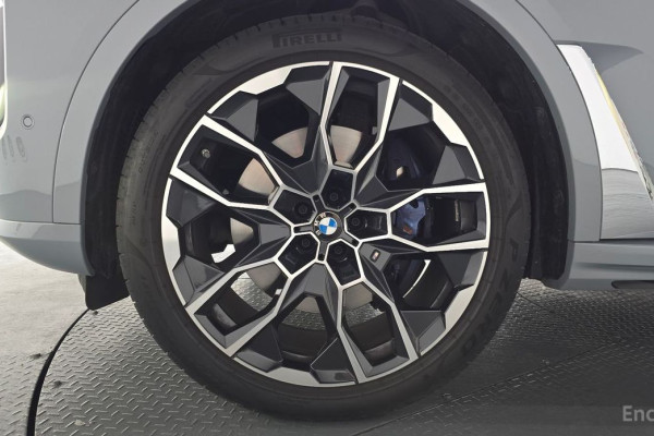 2025 BMW X7 с пробегом 6 327 км