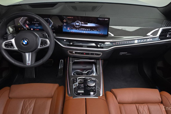 2025 BMW X7 с пробегом 6 327 км
