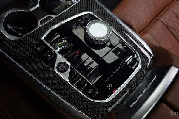 2025 BMW X7 с пробегом 6 327 км