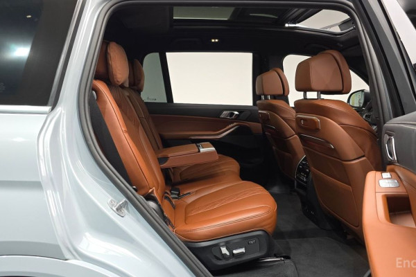 2025 BMW X7 с пробегом 6 327 км