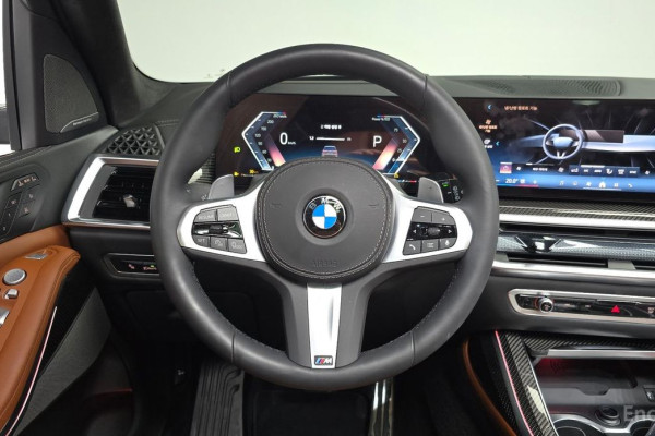 2025 BMW X7 с пробегом 6 327 км