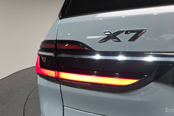 2025 BMW X7 с пробегом 6 327 км
