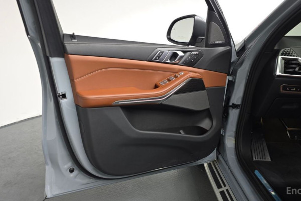 2025 BMW X7 с пробегом 6 327 км