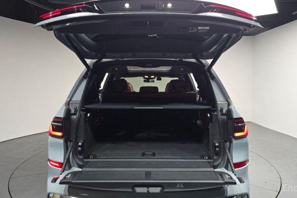 2025 BMW X7 с пробегом 6 327 км