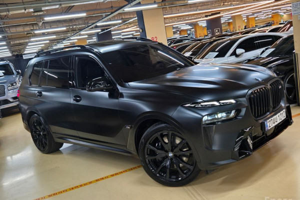 2025 BMW X7 с пробегом 11 600 км