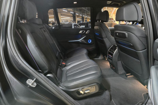 2025 BMW X7 с пробегом 11 600 км