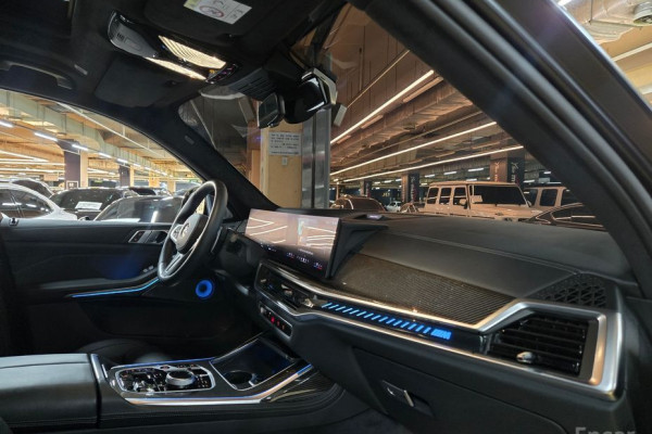 2025 BMW X7 с пробегом 11 600 км