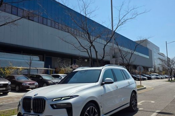 2025 BMW X7 с пробегом 9 300 км