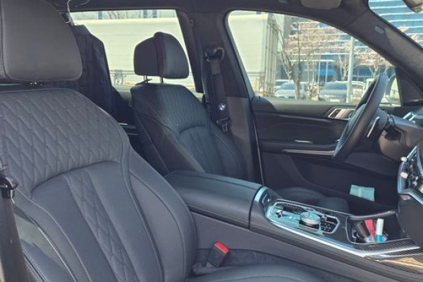 2025 BMW X7 с пробегом 9 300 км
