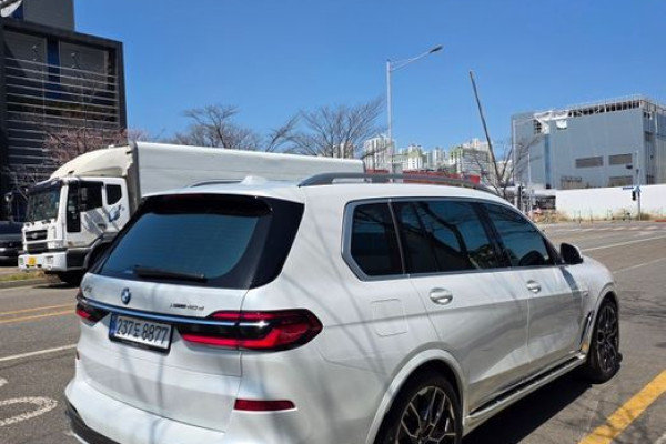 2025 BMW X7 с пробегом 9 300 км