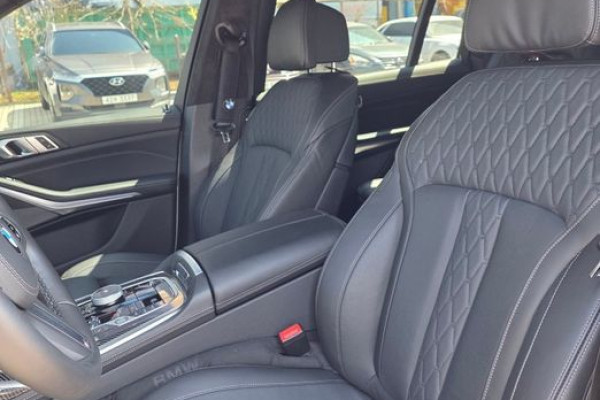 2025 BMW X7 с пробегом 9 300 км