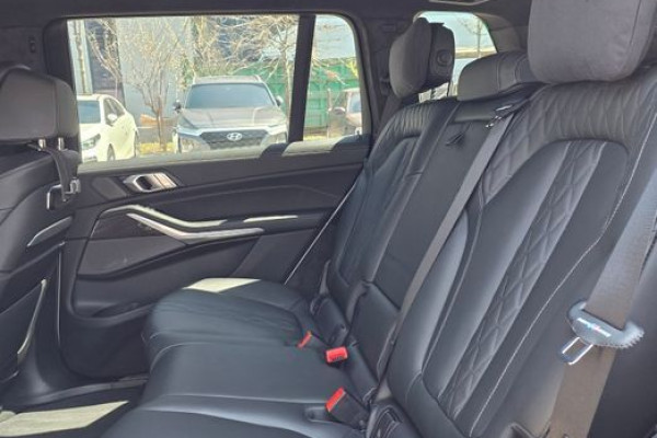 2025 BMW X7 с пробегом 9 300 км