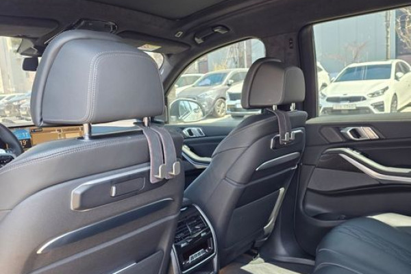 2025 BMW X7 с пробегом 9 300 км