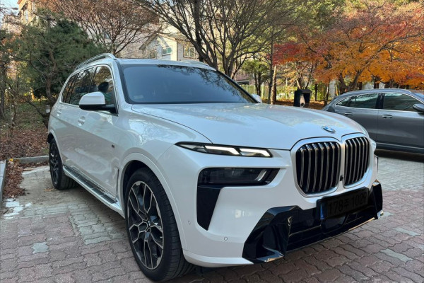 2025 BMW X7 с пробегом 13 000 км