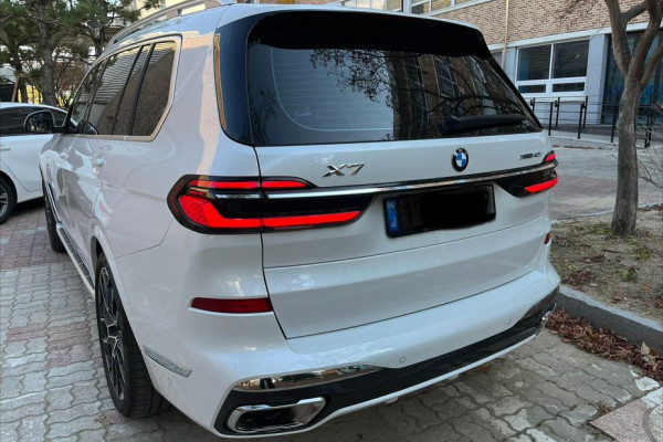 2025 BMW X7 с пробегом 13 000 км