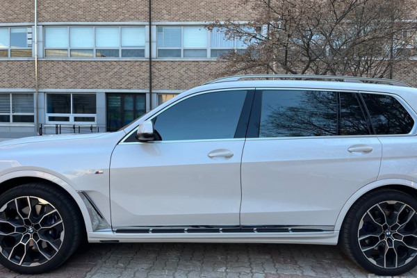 2025 BMW X7 с пробегом 13 000 км