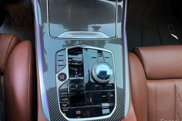 2025 BMW X7 с пробегом 13 000 км