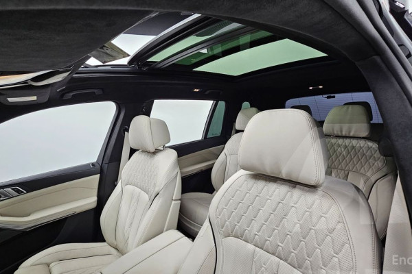 2025 BMW X7 с пробегом 19 603 км
