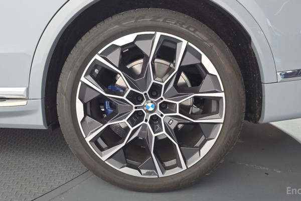 2024 BMW X7 с пробегом 25 494 км