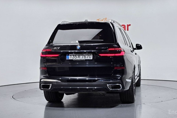 2025 BMW X7 с пробегом 15 694 км