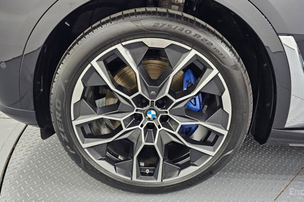 2025 BMW X7 с пробегом 15 694 км