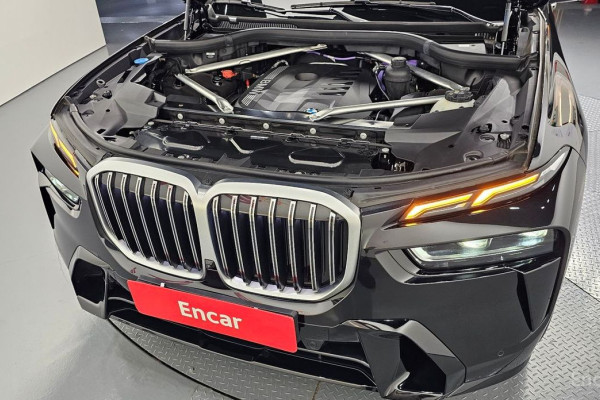 2025 BMW X7 с пробегом 15 694 км