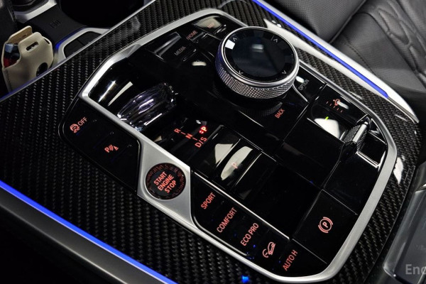 2025 BMW X7 с пробегом 15 694 км